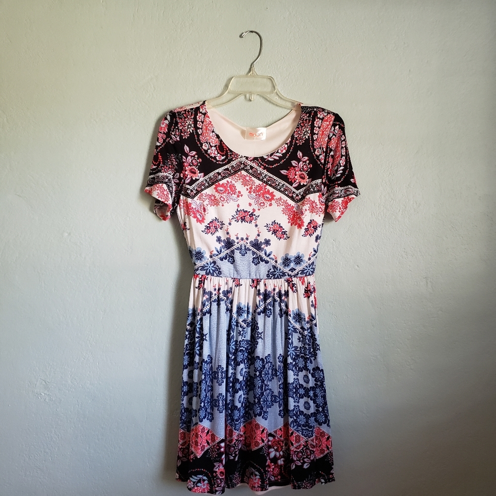 Moon brand dress, Medim, NWT